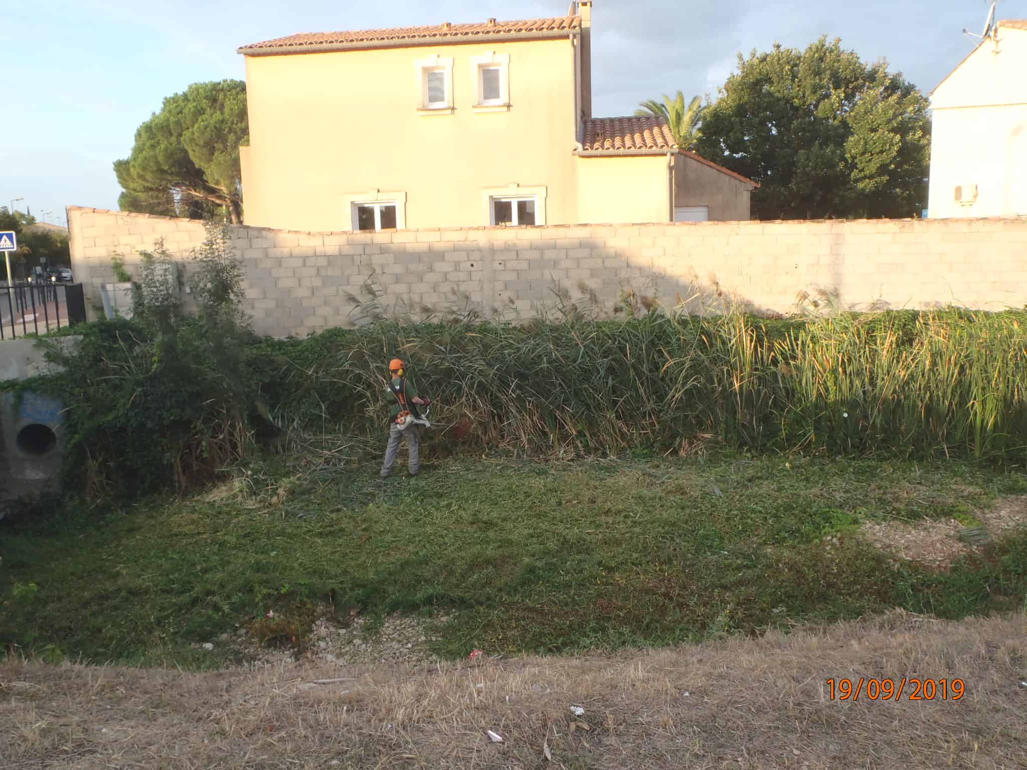 Débroussaillage du fond de lit du GRAND CAMPAGNOLLE à AUBORD